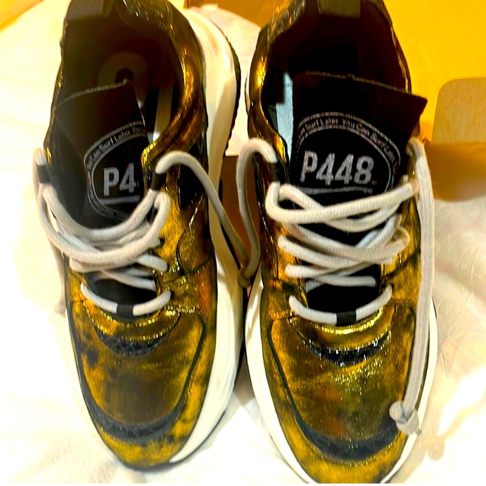 Gold sneakers P448